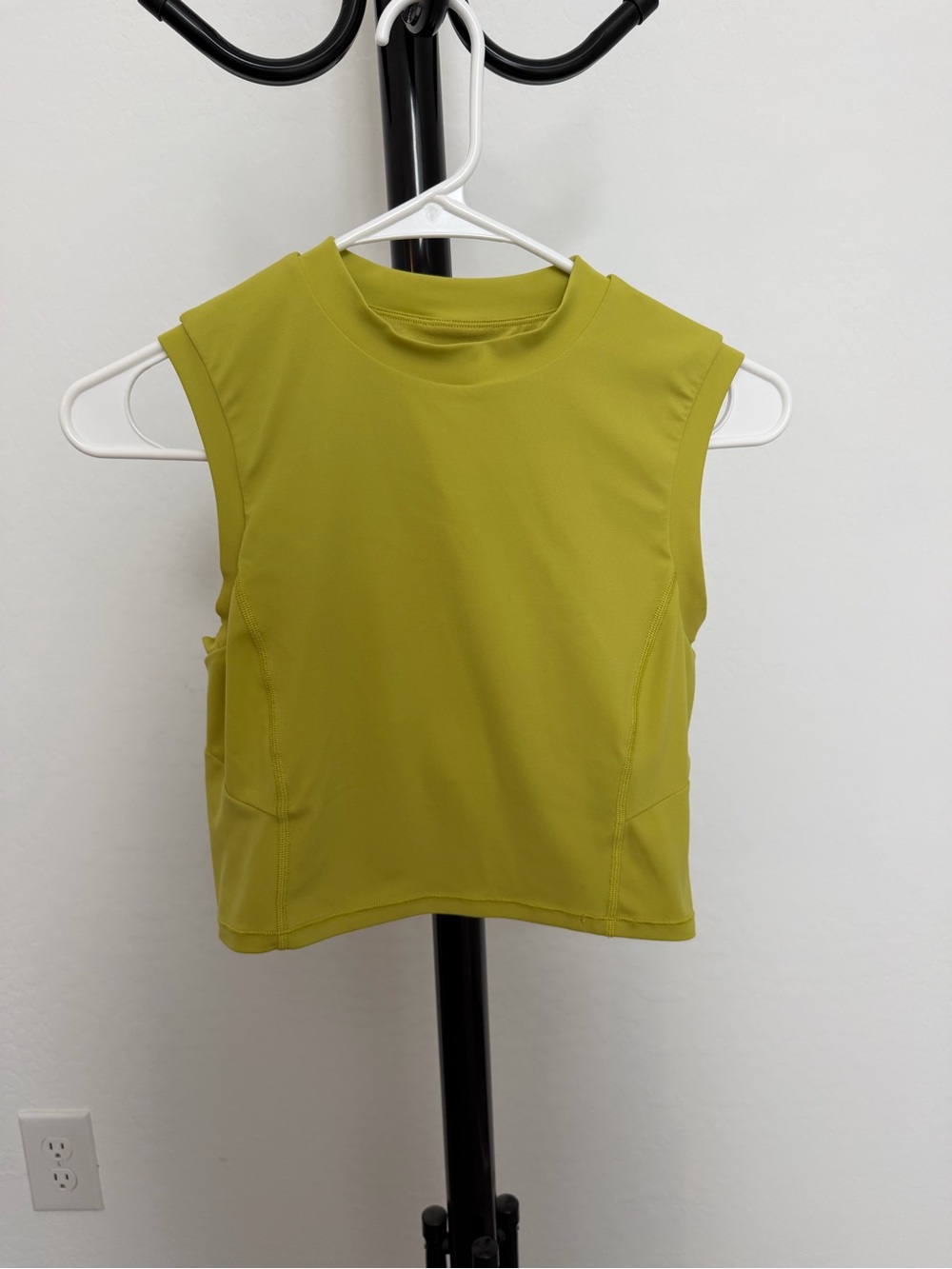 lululemon athletica Sleeveless Crop Tank in Chartreuse